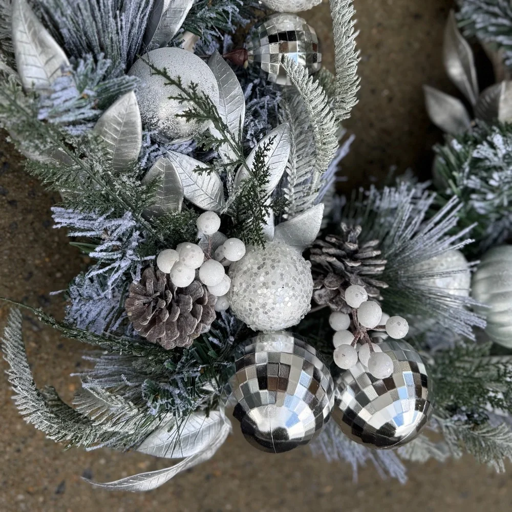 White & Silver Holiday Wreath